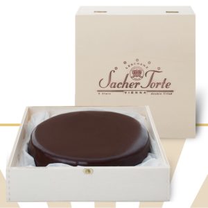 Leschanz Sachertorte im Holzkisterl